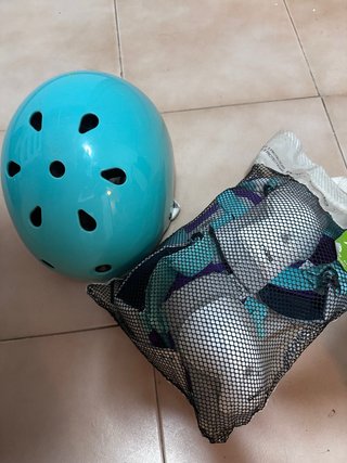 Casco y protecciones patinaje infantil Talla XS