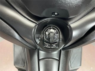 YAMAHA XMAX 400