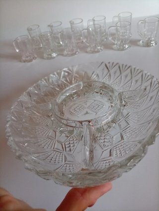 Conjunto vintage bandeja y jarritas cristal