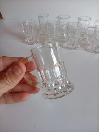 Conjunto vintage bandeja y jarritas cristal