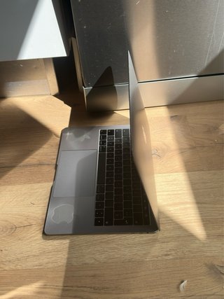 MacBook Pro 13” 2018 i7 / 16GB RAM TouchBar