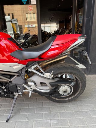 MV AGUSTA BRUTALE 990 R RECIEN REVISADA