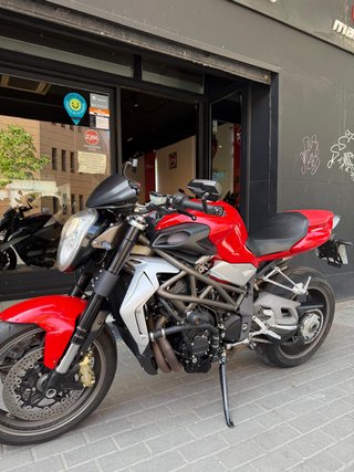 MV AGUSTA BRUTALE 990 R RECIEN REVISADA