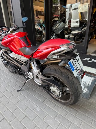 MV AGUSTA BRUTALE 990 R RECIEN REVISADA