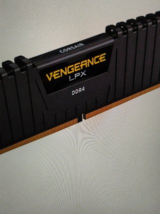 Corsair Vengeance LPX DDR4 64GB (4x16GB) 3200MHz C