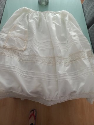 Saya Fallera Blanca adulta