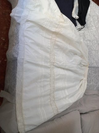 Saya Fallera Blanca adulta