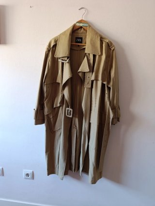 Gabardina Zara oversize beige