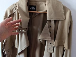 Gabardina Zara oversize beige