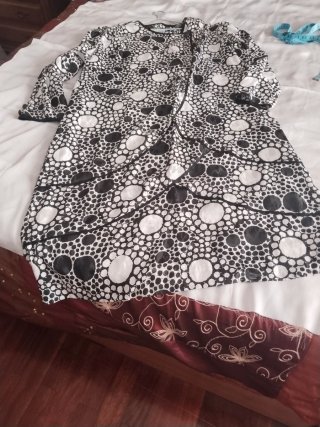 Vestido estampado lunares blanco y negro