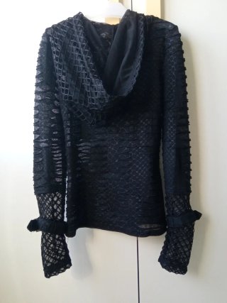 CamisetaNegra con Cordones