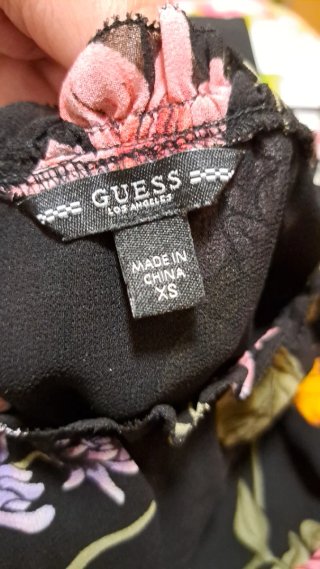 Blusa Guess Estampada Floral Mujer