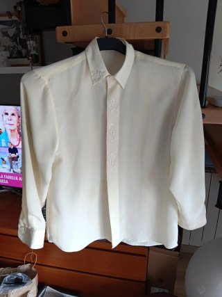 Blusa beige elegante