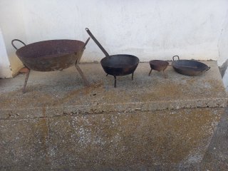 Sartenes antiguas de hierro