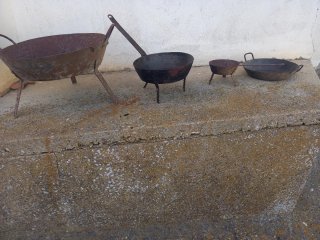 Sartenes antiguas de hierro