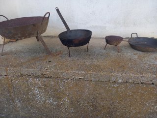 Sartenes antiguas de hierro
