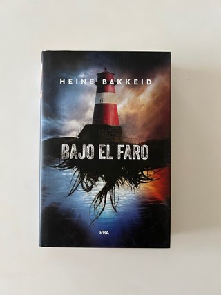 Bajo el faro