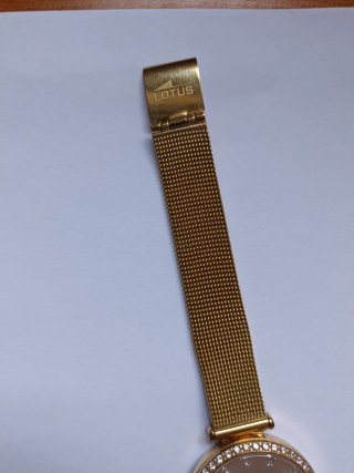 Reloj Lotus Mujer Dorado Corazón