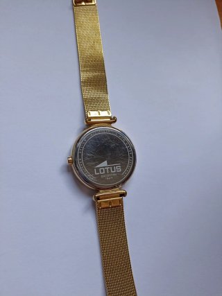 Reloj Lotus Mujer Dorado Corazón
