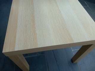 Tavolo ausiliario Ikea Lack in legno chiaro
