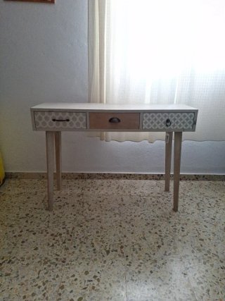 Mesa de entrada de madera
