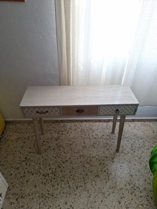Mesa de entrada de madera