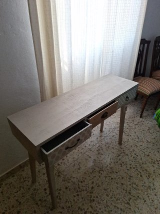 Mesa de entrada de madera