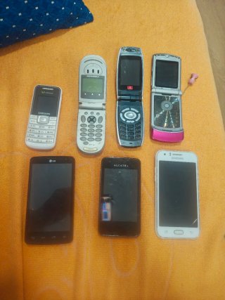 Lote 7 cellulari Samsung, Motorola, LG, Alcatel