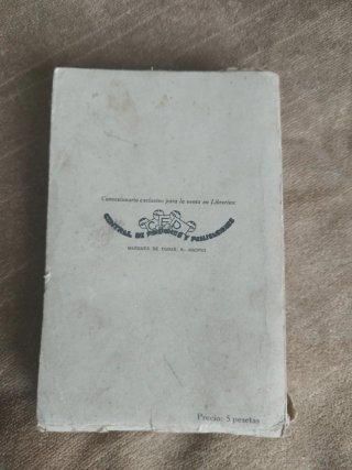 Antiguo Libro: En la hoguera bolchevique.Año 1930