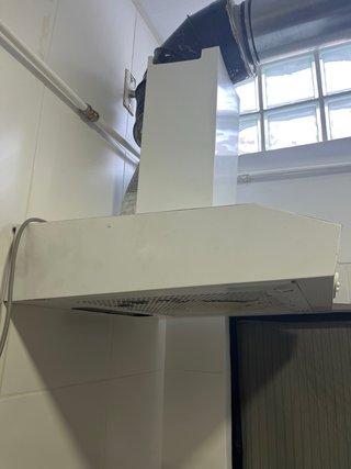Campana extractora blanca con luz