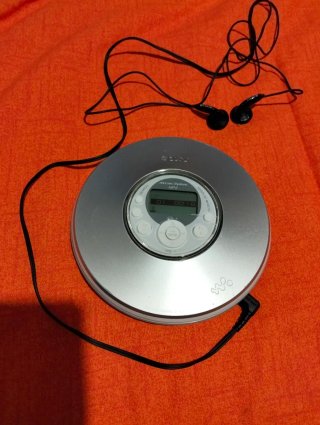 Walkman CD Sony MP3 con auricolari