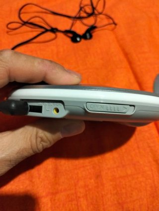Walkman CD Sony MP3 con auricolari