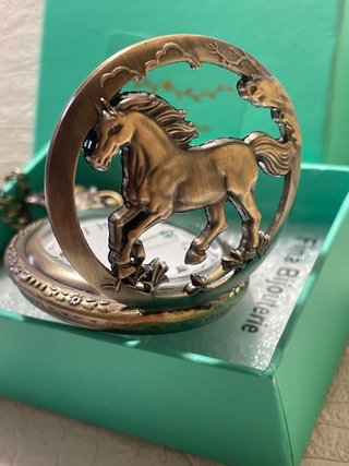 Caballo en Reloj colgante unisex Nuevo