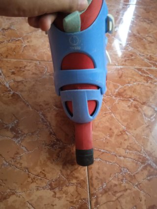 Patines Oxelo azules y rojos de talla 34-36
