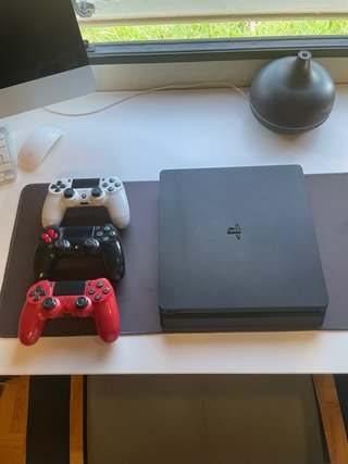PS4 slim (PlayStation 4) slim con 3 mandos