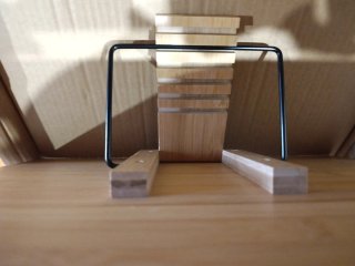 Atril de bambú para libros