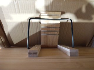 Atril de bambú para libros