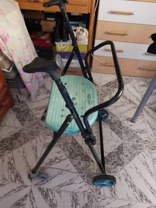 Andador para mayores con asiento