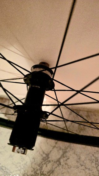 Ruote Shimano WH-RST710 in Carbonio