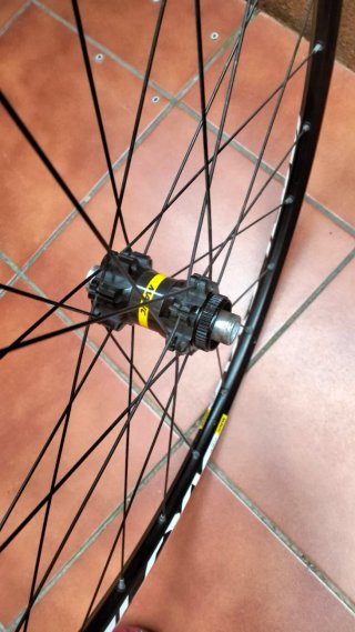 Ruedas Mavic Aksium Disc Carretera