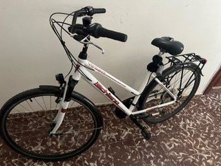 Bicicleta de paseo blanca