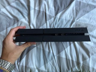 PS4 500GB + Mando + 8 Juegos y Cables