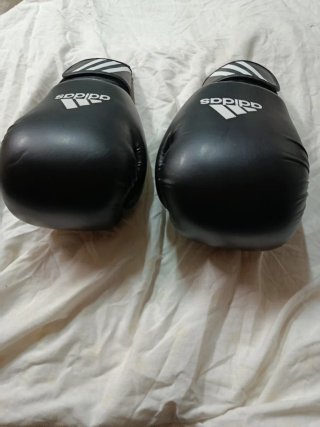 Guantes de Boxeo Adidas Negros Sin Usar