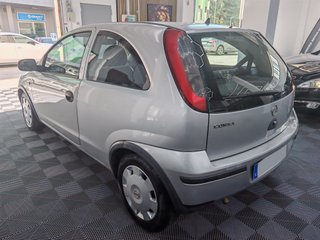 OPEL Corsa Essentia 1.2 16v