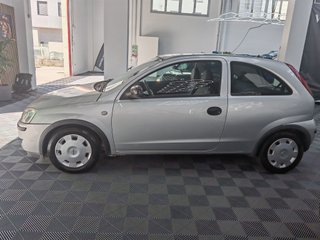OPEL Corsa Essentia 1.2 16v