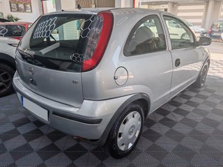 OPEL Corsa Essentia 1.2 16v