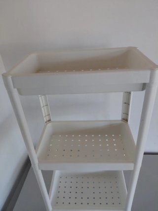 Scaffale Ikea a 3 ripiani
