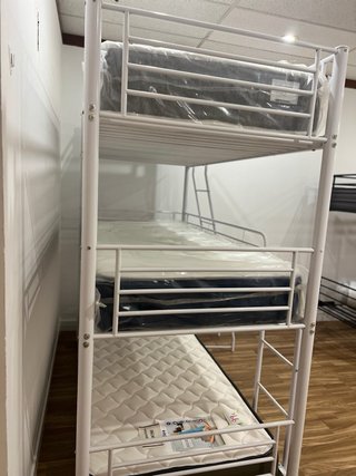 Litera triple metálica blanca