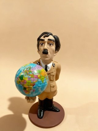 Figura Chaplin con Globo Decoración Artesanal