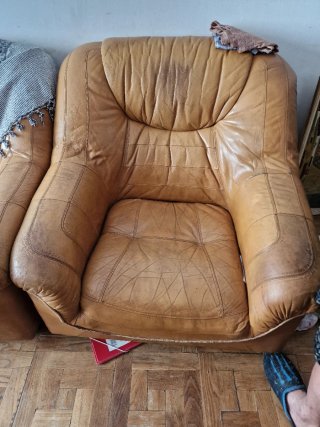 Divano in pelle marrone
